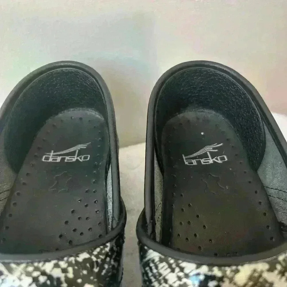 Dansko metallic glossy clogs size 37 Black/silver Nurse Teacher Like New Comfort - Picture 8 of 10